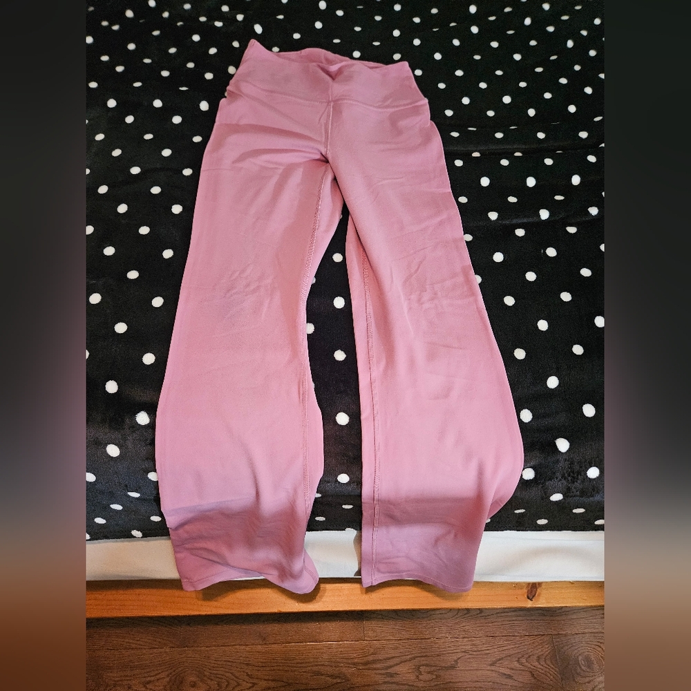 Lululemon Women's Pink LeggingsSize 6
